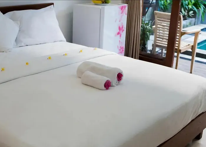 Ocean House/pink. By Walk To The Beach! 3*